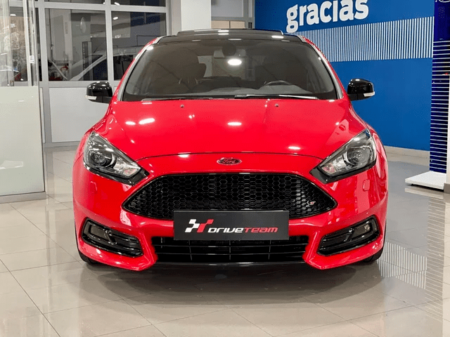 FORD FOCUS RED&BLACK Edition 182CV FORD FOCUS RED&BLACK Edition 182CV