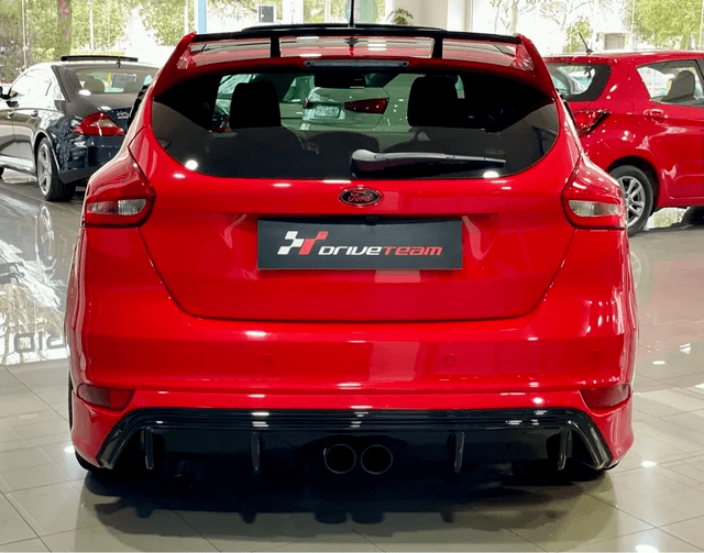 FORD FOCUS RED&BLACK Edition 182CV FORD FOCUS RED&BLACK Edition 182CV